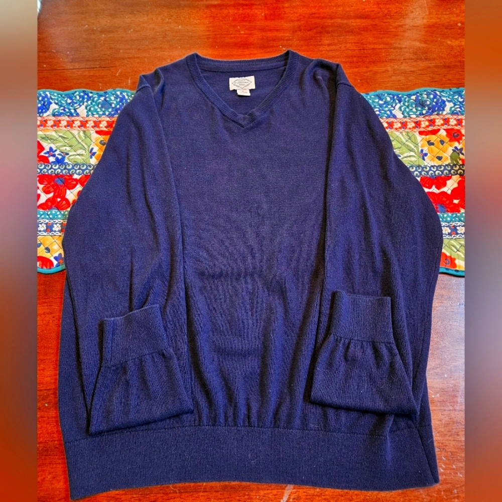Mens St. Johns Bay Navy Blue V-neck Sweater